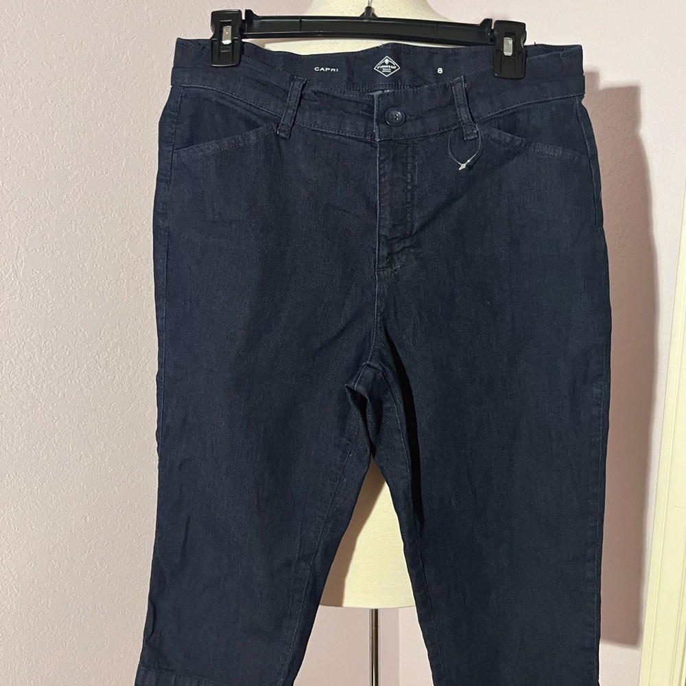St. John's Bay Navy Capri Pants